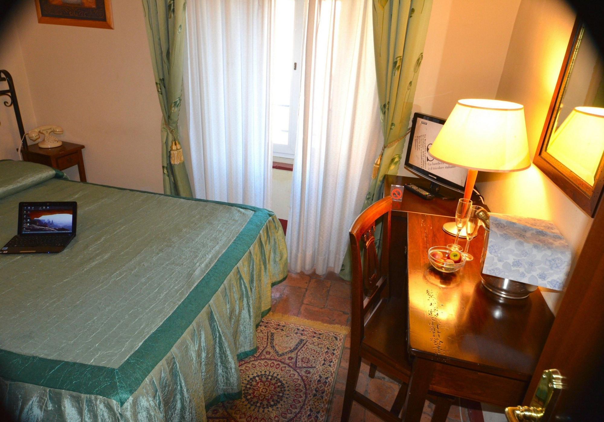 Residenza D'epoca Palazzo Fani Mignanelli 2*