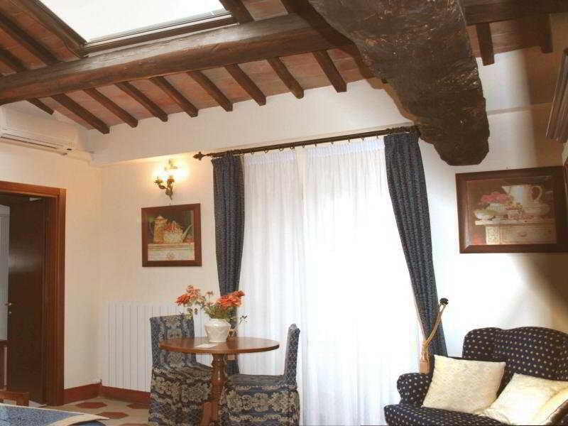 Residenza D'epoca Palazzo Fani Mignanelli Bed and breakfast 2*